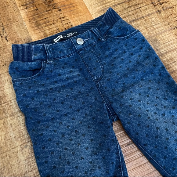 Levi’s 2T knit jogger pants with heart 🖤 design and hearts back pockets. - Picture 9 of 10